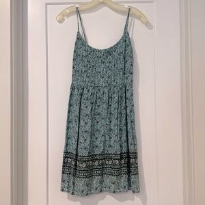 Old Navy Green and White Floral Patterned Sundress